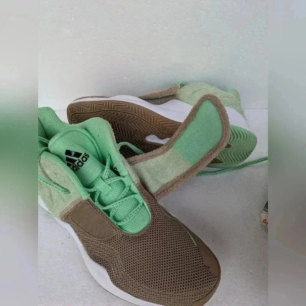 Adidas Deep Threat Baby Yoda Star Wars Shoes size- 7-(40 EU) Used once in excell